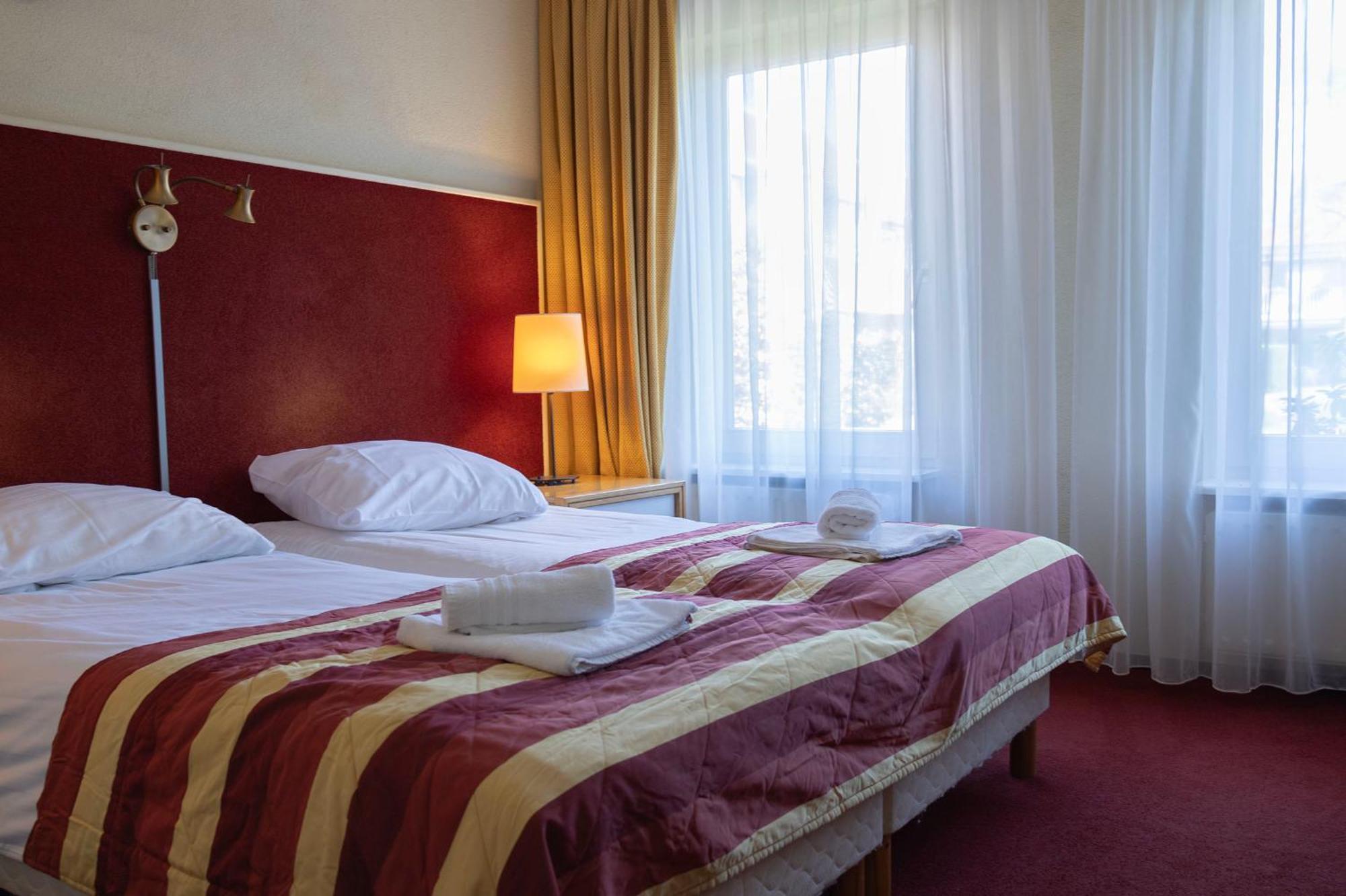 Hotel De Torenhoeve Burgh-Haamstede Esterno foto